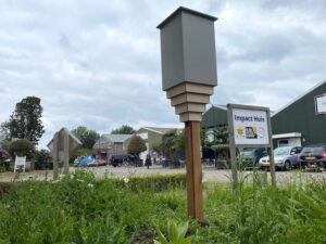 Vleermuiskast op paal